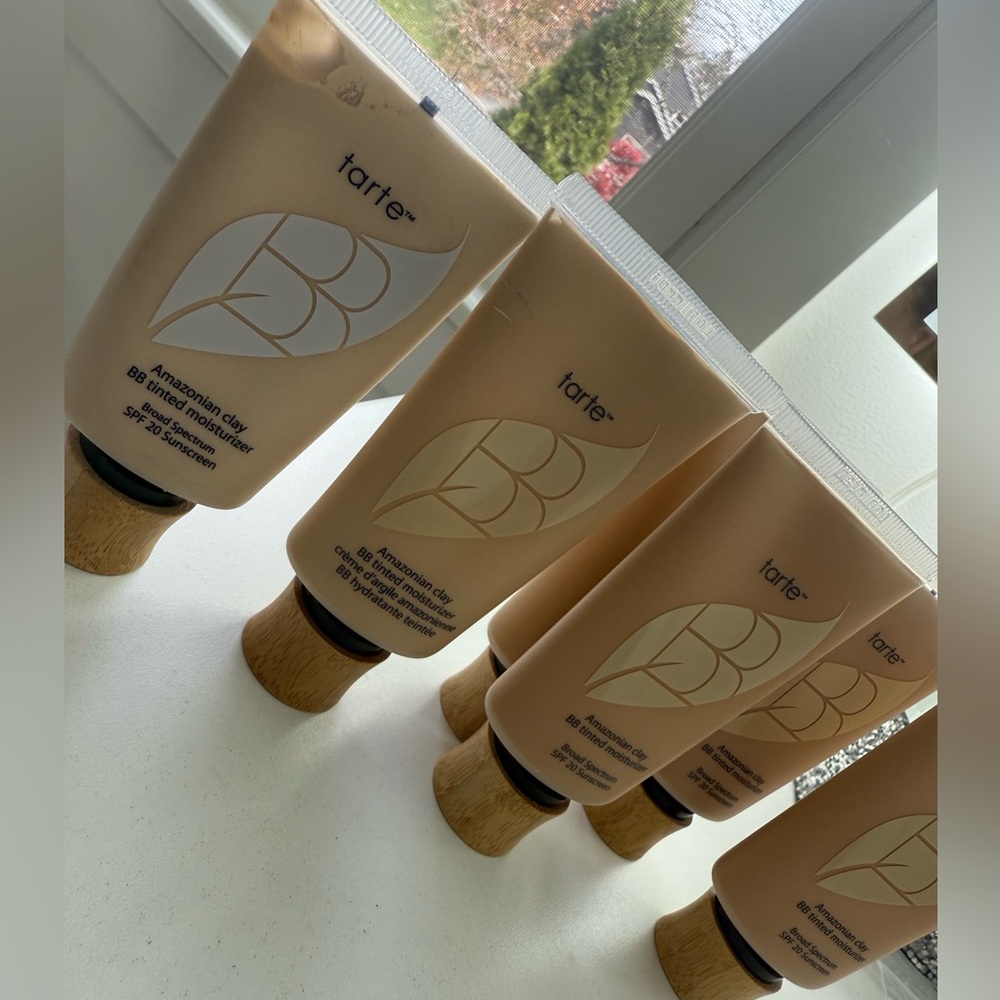 Tarte Amazonian clay BB tinted moisturizer - Picture 2 of 6